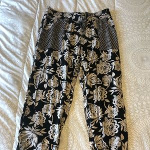 AEO Black and white Harem Pants Size M
